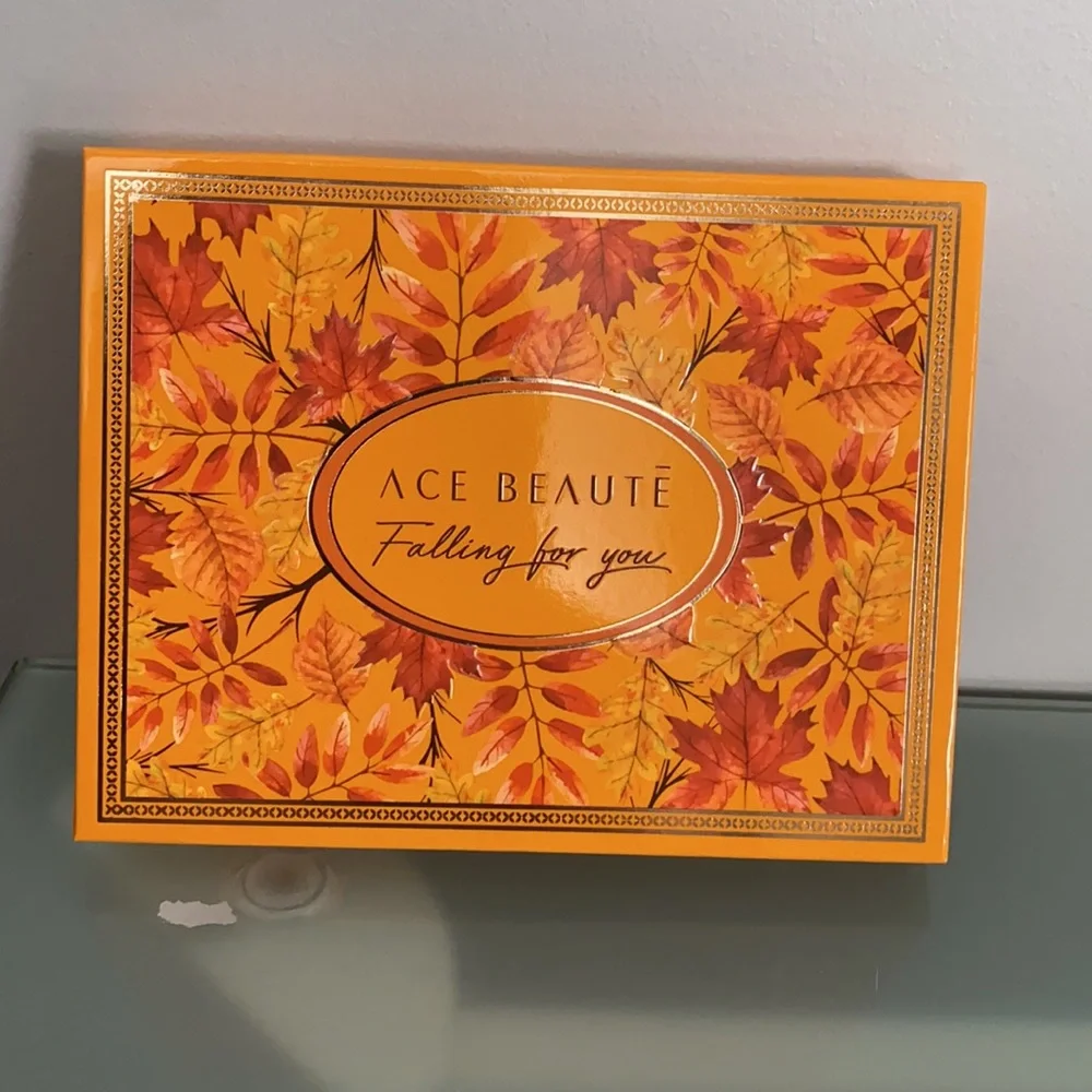 Ace Beaute Falling For You Eyeshadow Palette - Picture 4 of 5